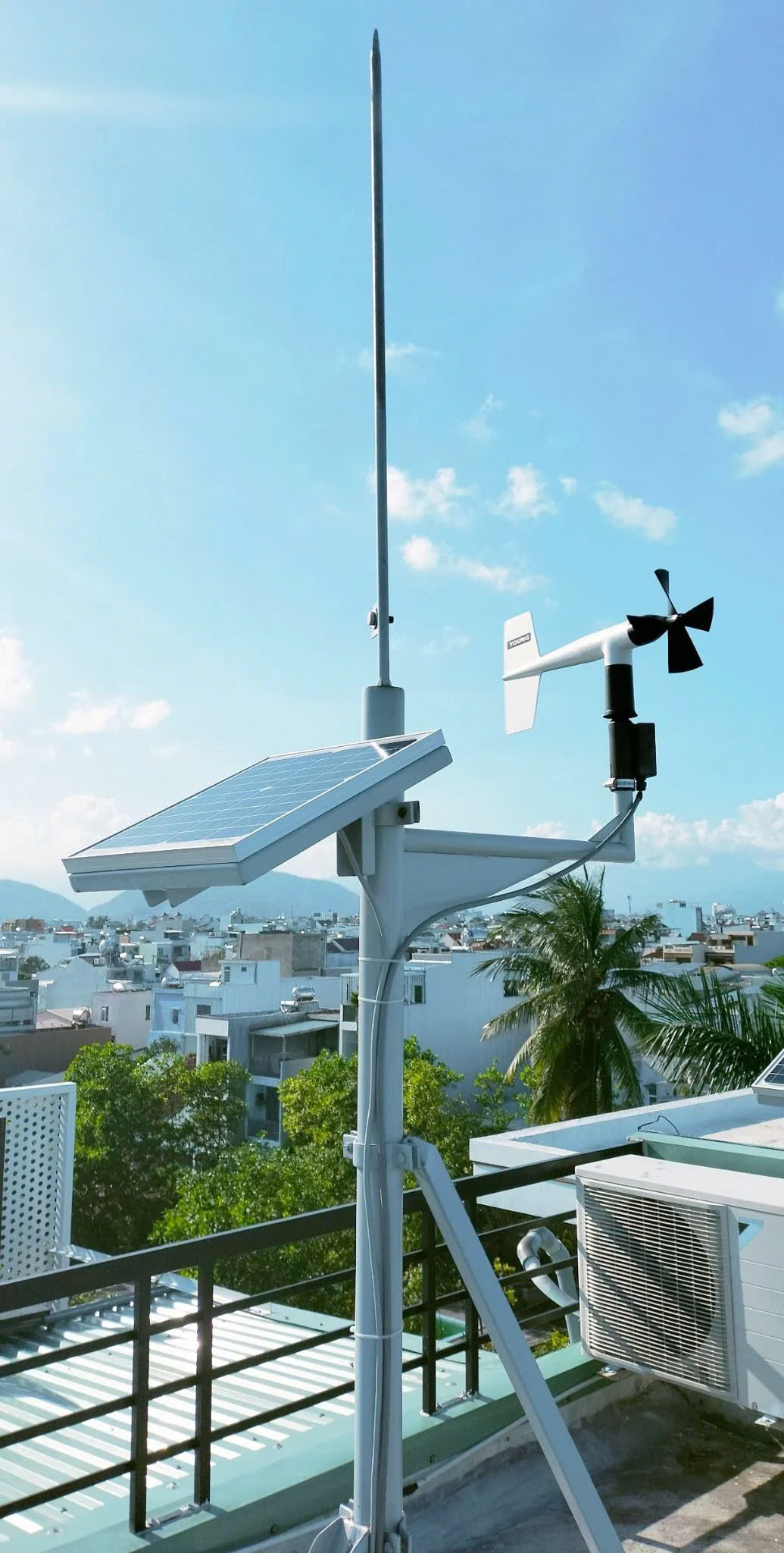 Hình ảnh giải pháp trạm quan trắc thông minh được lắp đặt thực tế